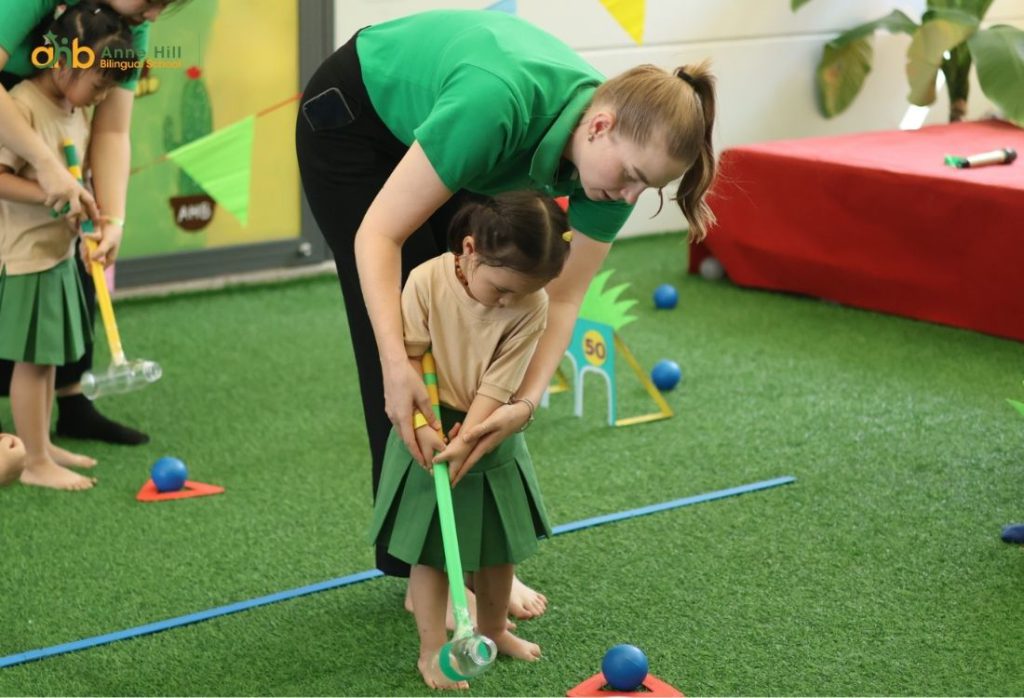 Kỹ năng sống cho trẻ mầm non giúp bé phát triển toàn diện