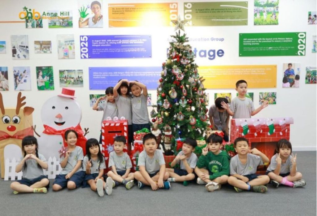 Hoạt động tập thể giúp trẻ rèn kỹ năng giao tiếp và hòa nhập môi trường học tập mới