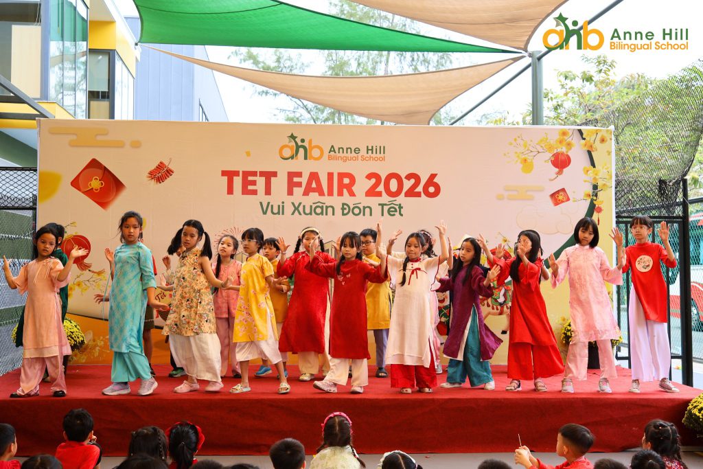 Biểu diễn văn nghệ