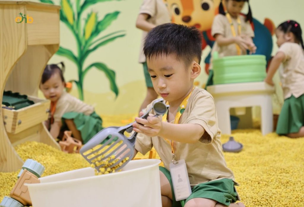 Học sinh được phát triển toàn diện theo chương trình giáo dục mới của AHB