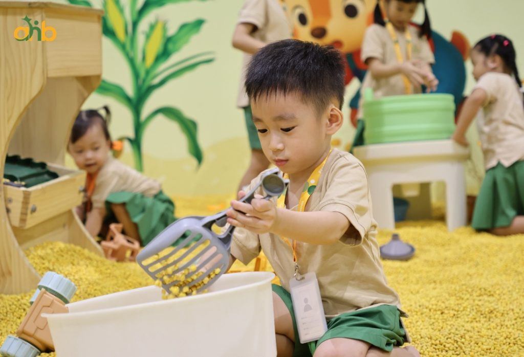 Đồ chơi kỹ năng sống cho trẻ cần phù hợp với độ tuổi
