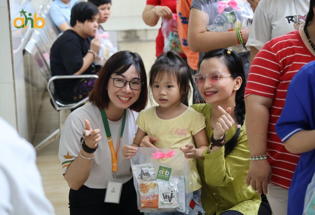 Hỗ trợ trẻ học tập và phát triển toàn diện hơn thông qua nhật ký đi học của bé 