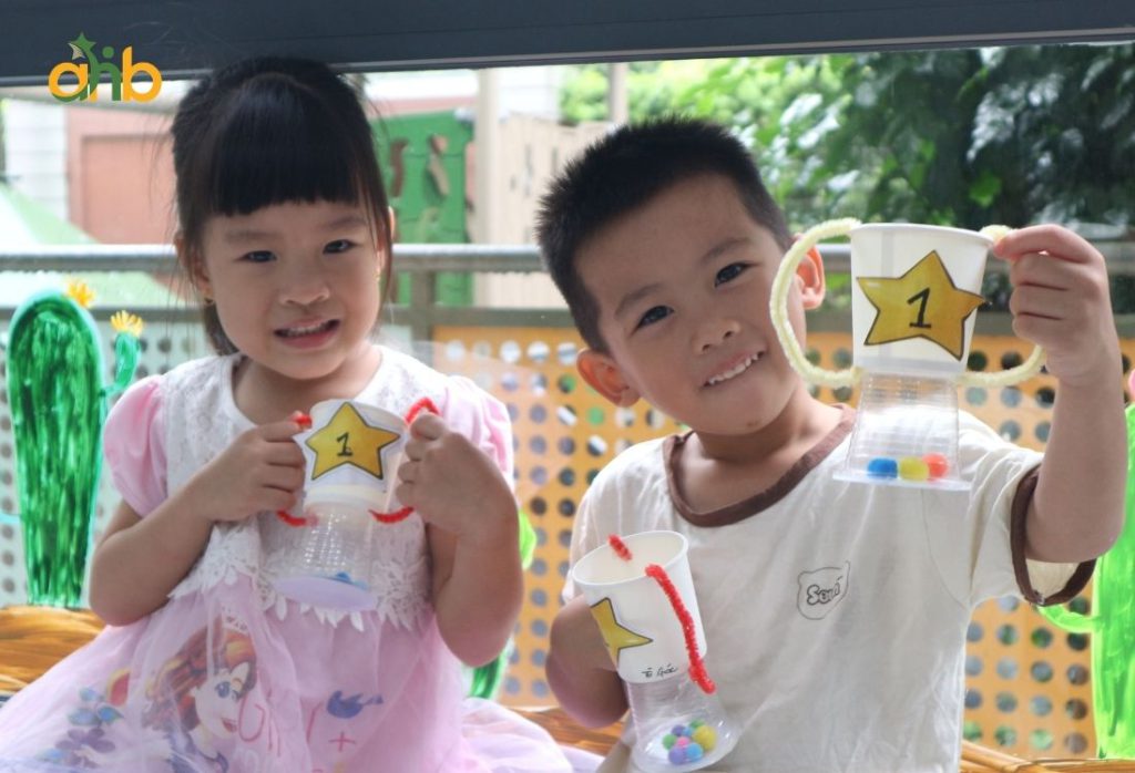 Phụ huynh cần chuẩn bị một số đồ dùng cá nhân hỗ trợ sinh hoạt tại lớp cho trẻ