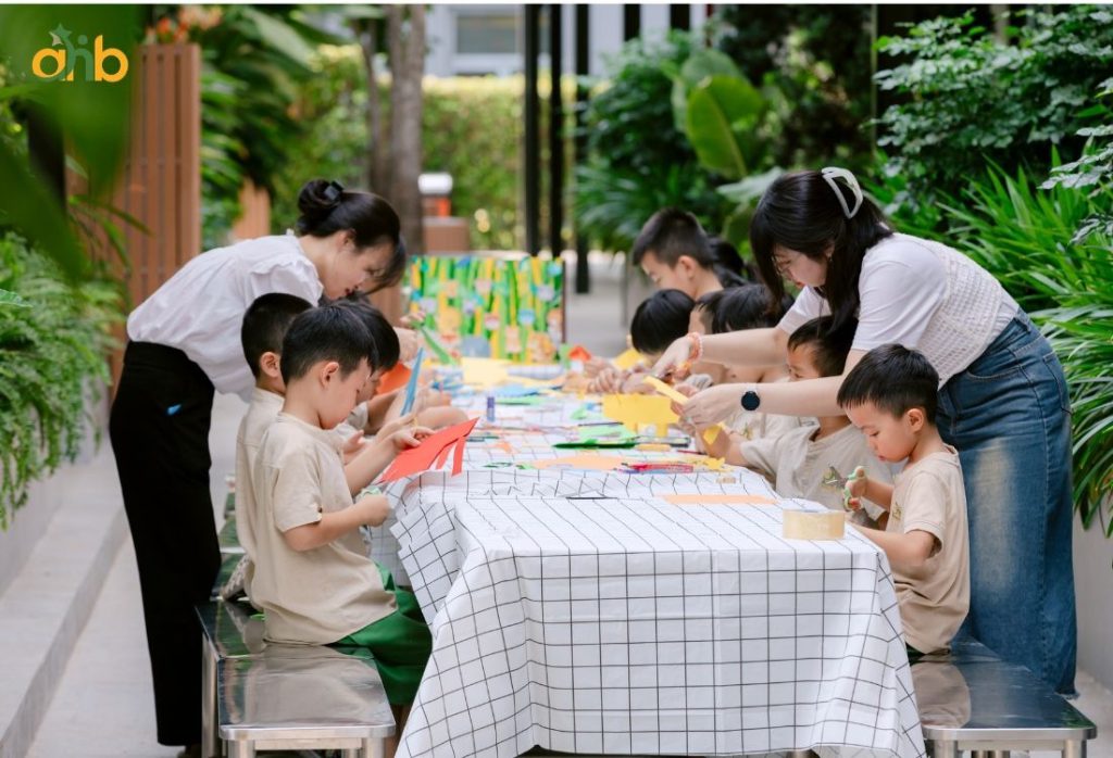 Phụ huynh và giáo viên đóng vai trò quan trọng trong việc hình thành năng lực, phẩm chất của học sinh
