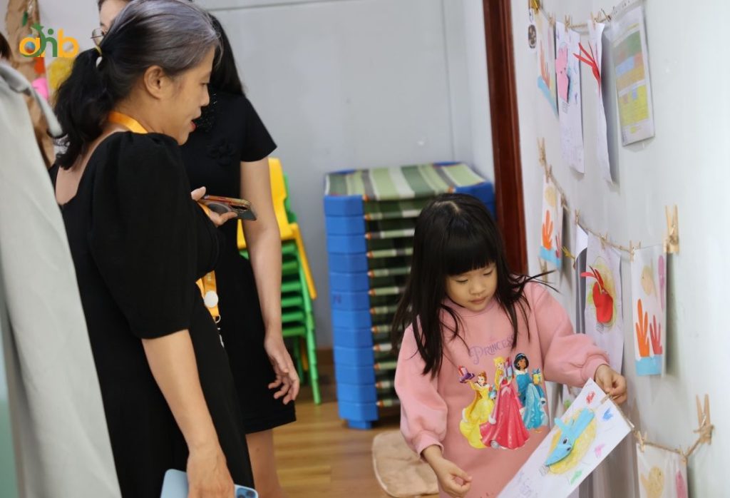 Khuyến khích các hoạt động thực tế tại nhà để phát triển kỹ năng xã hội cho trẻ