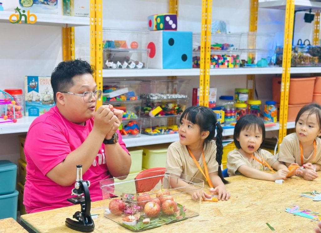 Tiết dạy kỹ năng sống cho trẻ mầm non tại Anne Hill