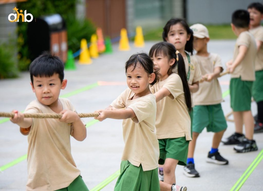 Các hoạt động trò chơi trong tiết dạy kỹ năng sống cho trẻ