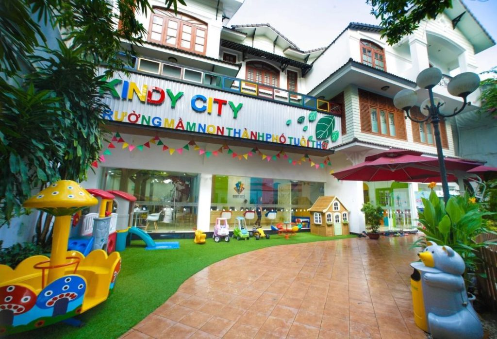 Kindy City xây dựng môi trường mầm non giàu trải nghiệm giúp trẻ hình thành phản xạ ngôn ngữ tự nhiên