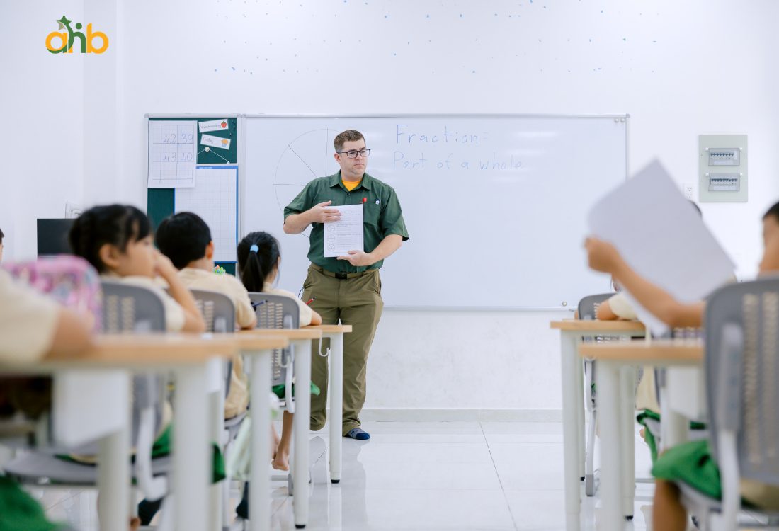 Anne Hill kết hợp chương trình của Bộ Giáo dục & Đào tạo Việt Nam với chương trình chuẩn quốc tế Cambridge