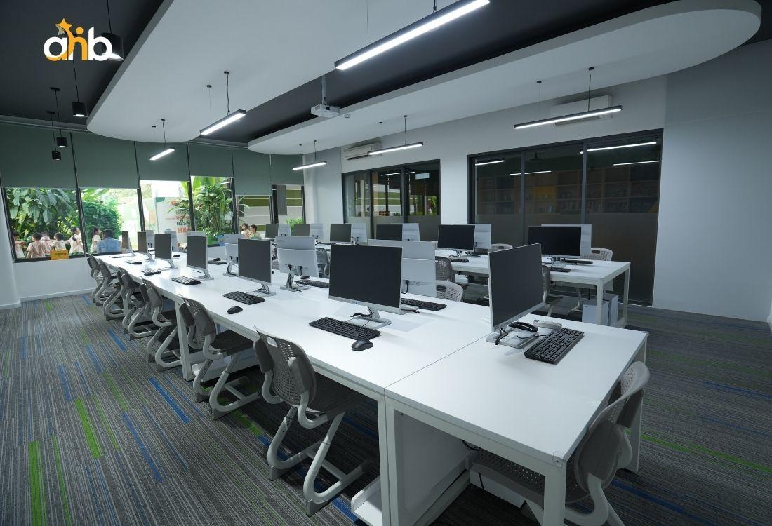 Cơ sở vật chất hiện đại của trường AHB