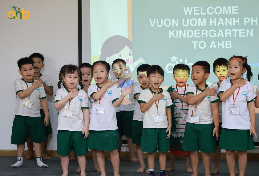 Rèn kỹ năng giao tiếp giúp trẻ hợp tác tốt và làm việc nhóm hiệu quả hơn