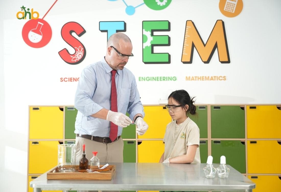 Phương pháp giáo dục STEM ở tiểu học tại Anne Hill