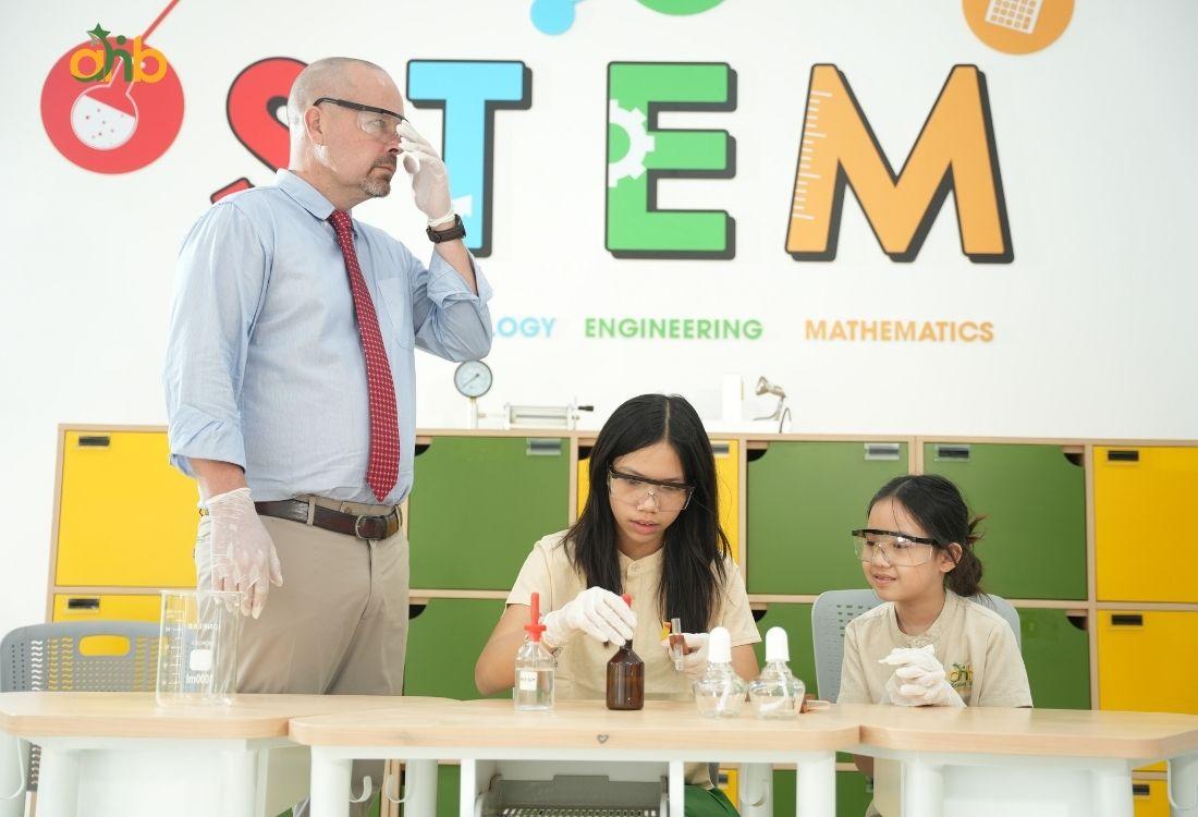 Thí nghiệm nhỏ tích hợp trong môn học Khoa học
